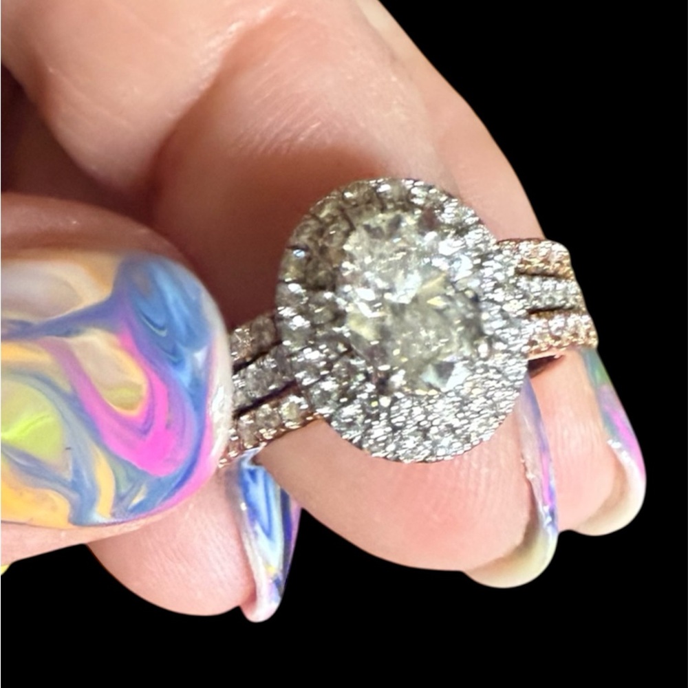 14k Halo Oval Diamond Engagement Ring with 2 rose gold diamond pavè bands. - Picture 4 of 12